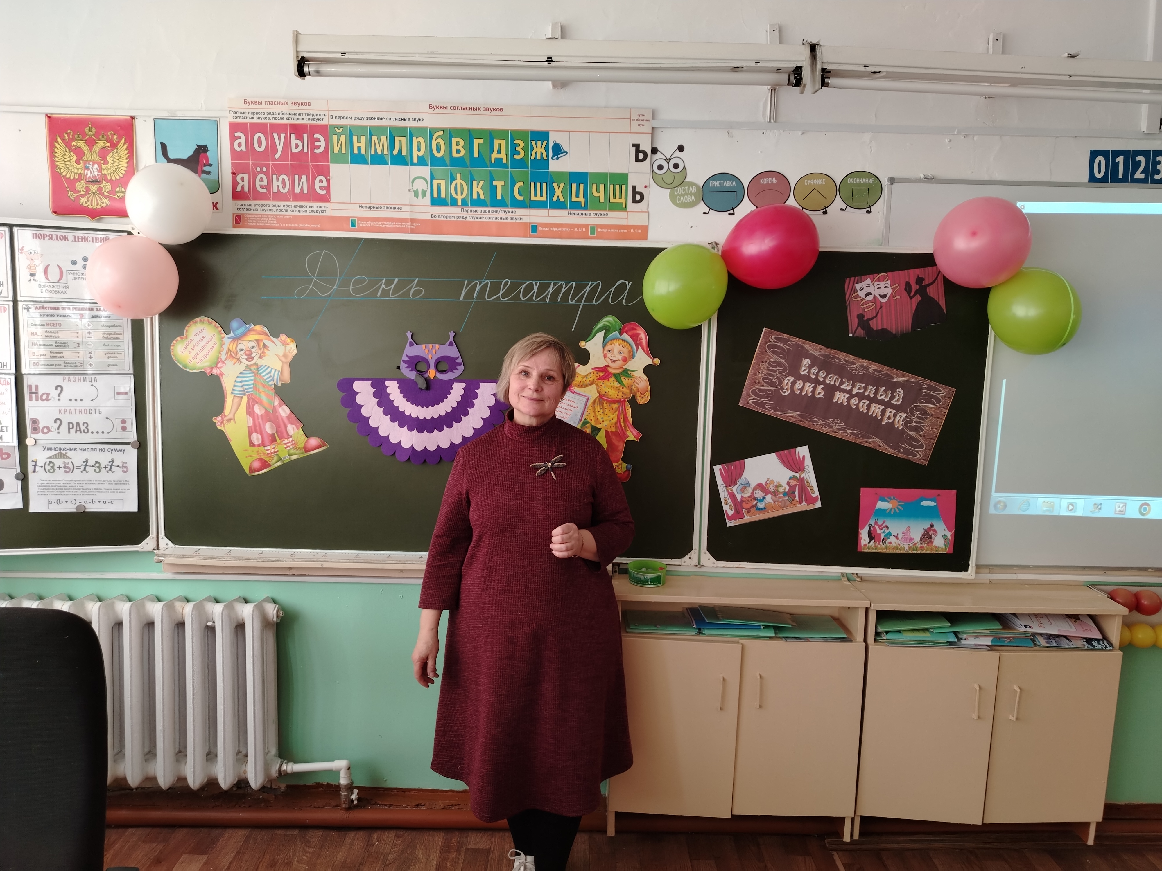 Руководитель театра Потылицына Елена Ивановна.