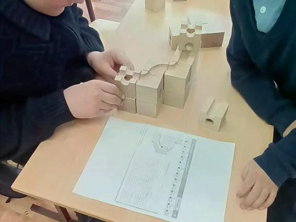 Куборо- соревнования  "Командное конструирование по рисунку.